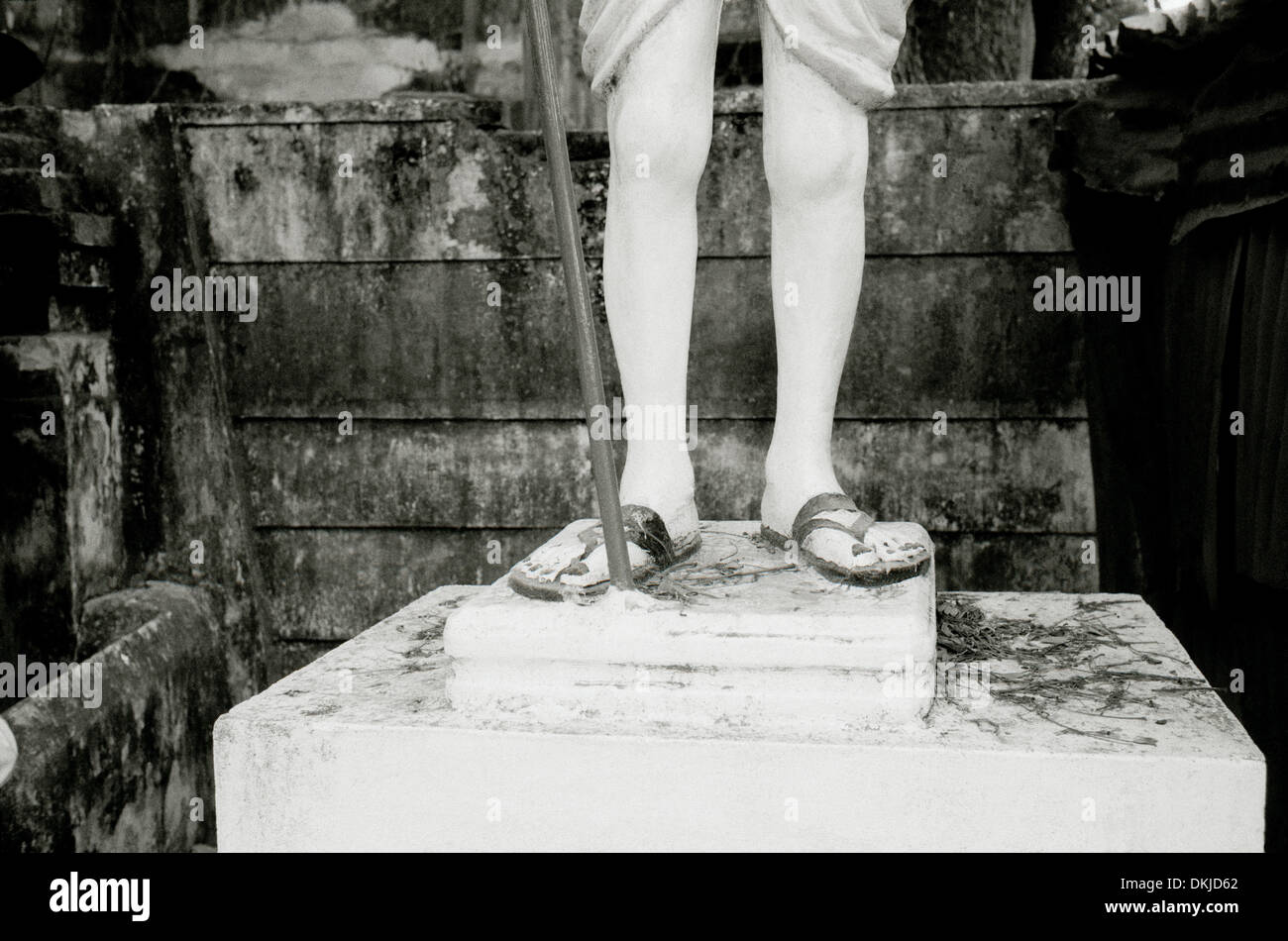 Mahatma Gandhi en Chennai, Madras, en Tamil Nadu, en la India oriental, en el sur de Asia. Arte tallado Hero héroes independencia Historia India escultura hombre Travel Foto de stock