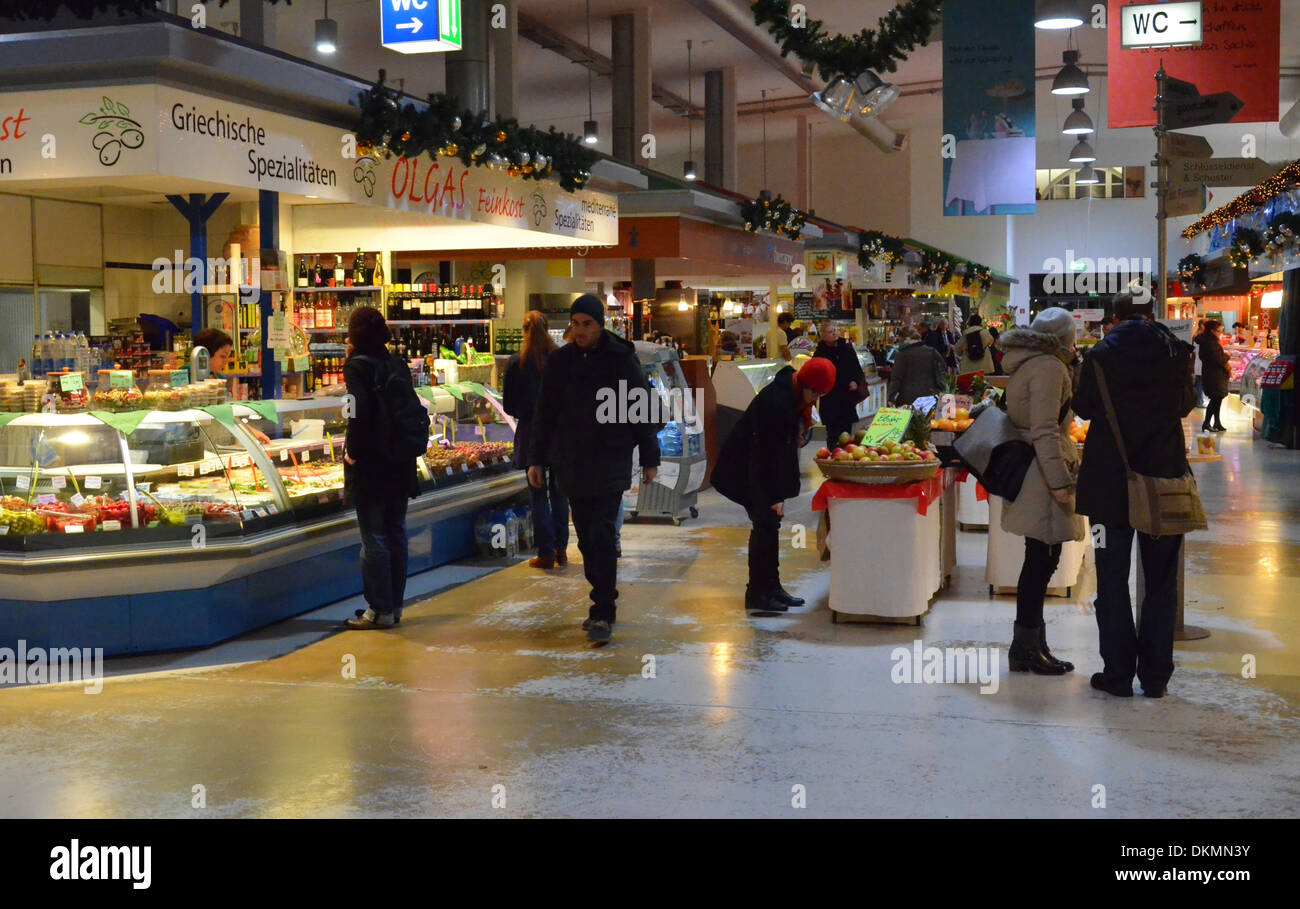 Berlín, Supermercado en Navidad Foto de stock