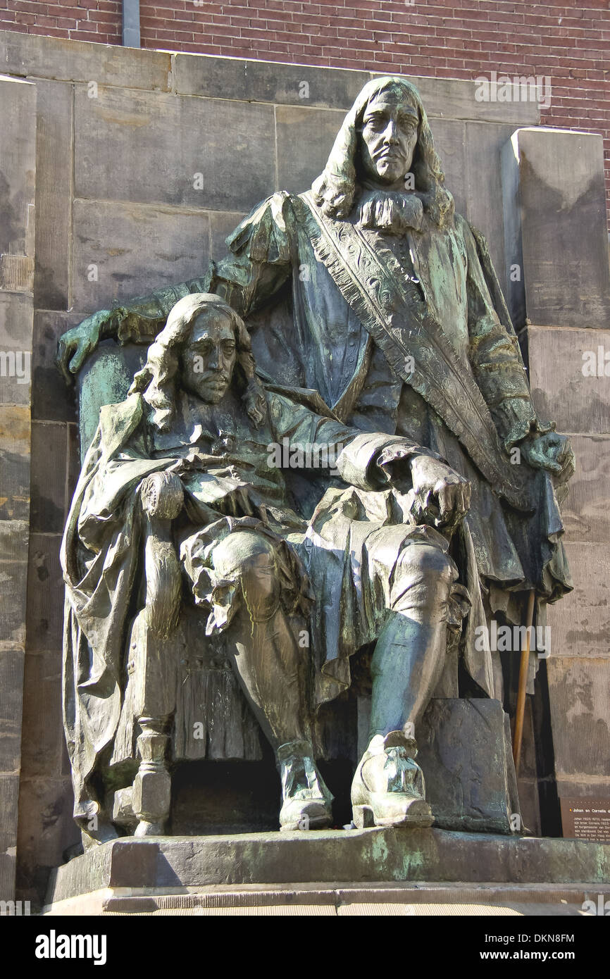 Monumento a los hermanos Johan y Cornelio Witt en Dordrecht, Países Bajos Foto de stock