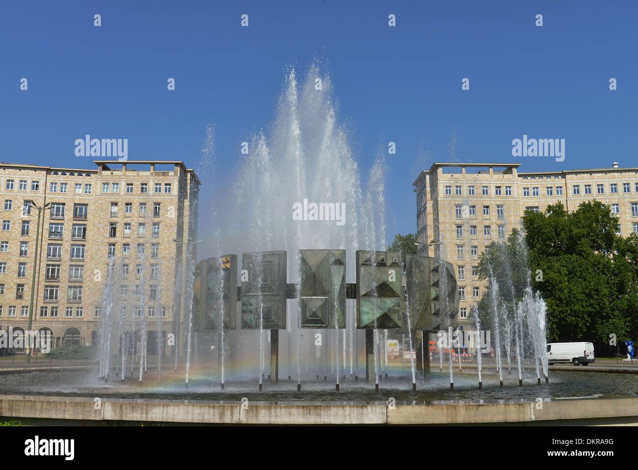 Brunnen, Strausberger Platz, Friedrichshain, Berlín, Alemania Foto de stock