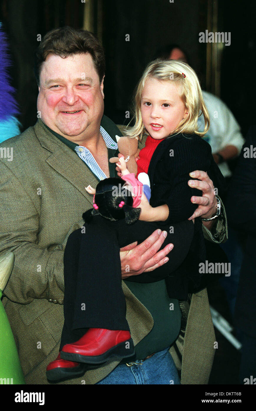 JOHN GOODMAN & MARY GIBBS.actor y actriz.LA, Estados Unidos.28/10/2001.BM81C17C. 2001 Foto de stock