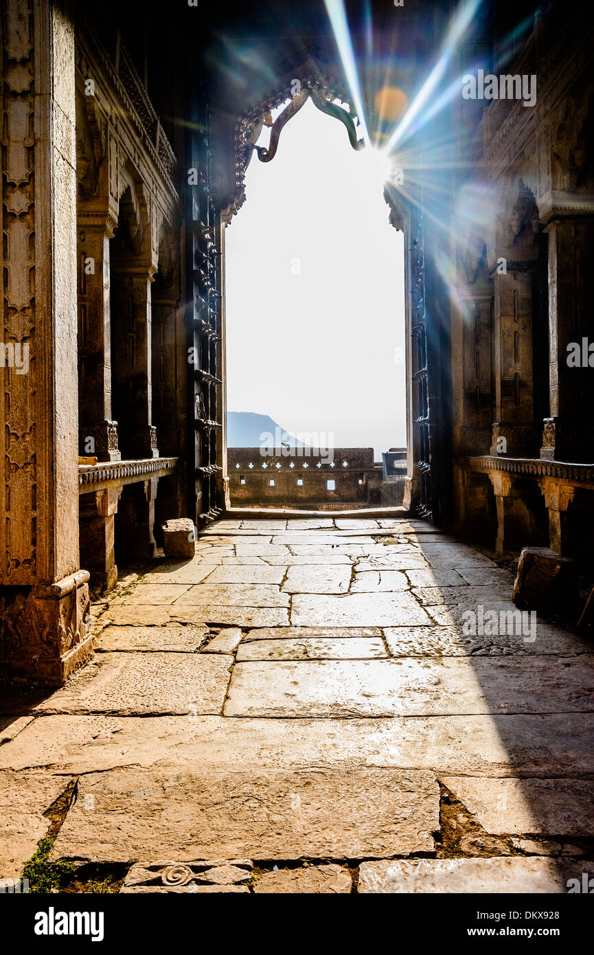 Bundi Palacio puertas al amanecer, India Foto de stock