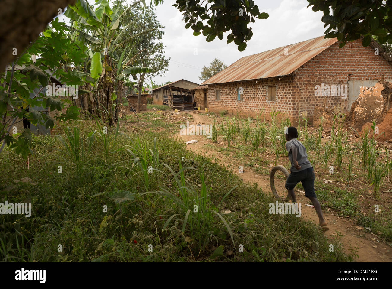 Aldea Rural scene - Gombe, Uganda, África Oriental Foto de stock
