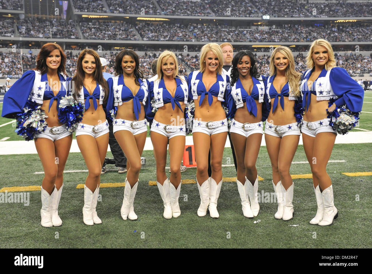 Dallas Cowboys cheerleaders durante la NFL Playoffs NFC - partido de fútbol  entre los Philadelphia Eagles y Cowboys en Dallas Cowboys Stadium en  Arlington, Texas. Derrota a los Vaqueros de águilas, 34-14. (