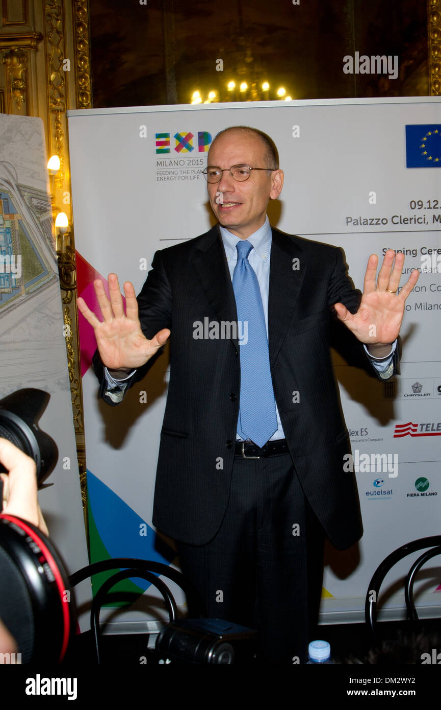 Firma contrato dioses participación de la Unión Europea a la Expo Milán 2015 Enrico Letta Presidente del Consejo de Ministros Foto de stock