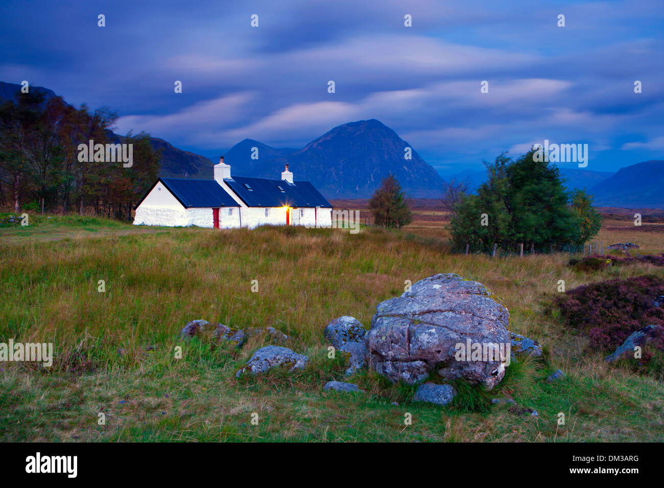 Glencoe, Gran Bretaña, Europa, Escocia, Highland, casa, casa de la noche, el otoño Foto de stock