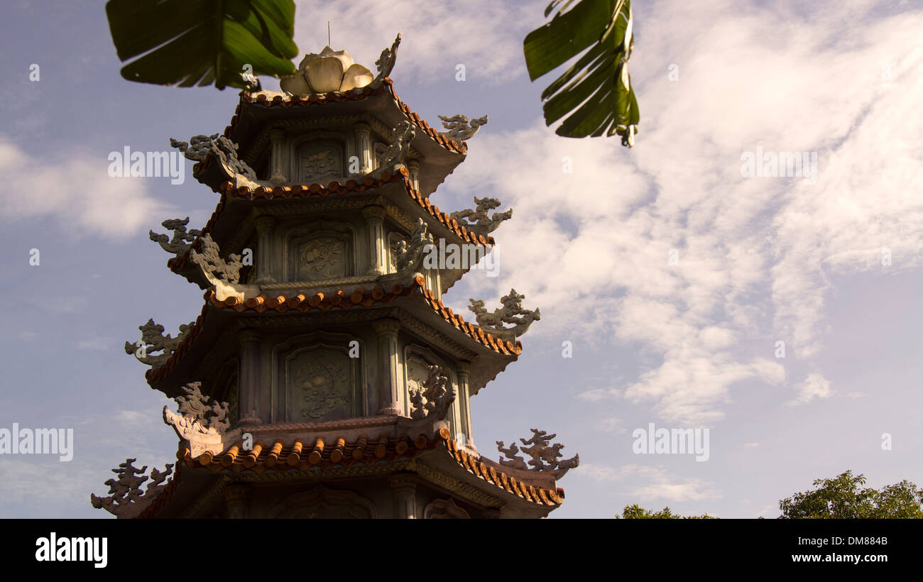 Templo ornamentado Hoi An Vietnam el Sudeste Asiático Foto de stock