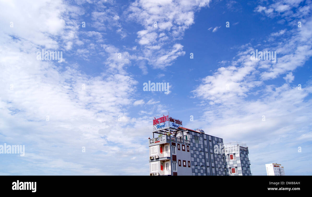 Los Edificios Rascacielos de Hue Vietnam el Sudeste Asiático Foto de stock