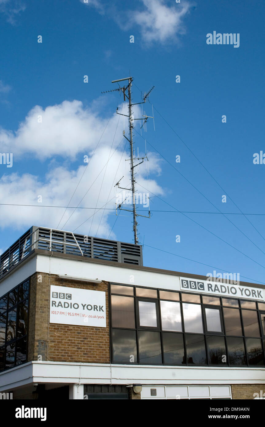 Bbc radio local york emisora emisoras FM transmisor regional transmisiones de modulación de frecuencia Foto de stock