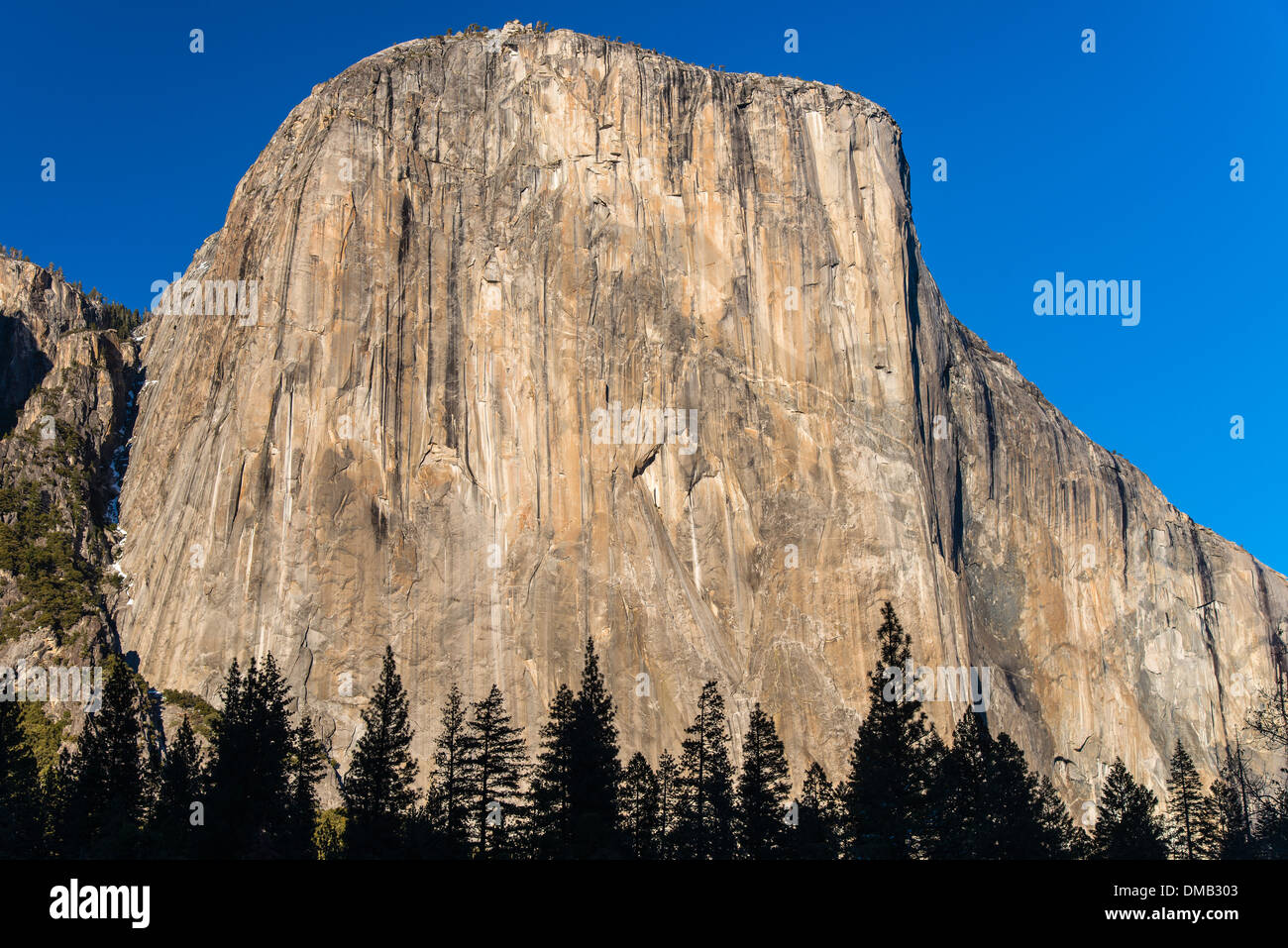 El Capitan Mountain, el Parque Nacional Yosemite, California, EE.UU. Foto de stock