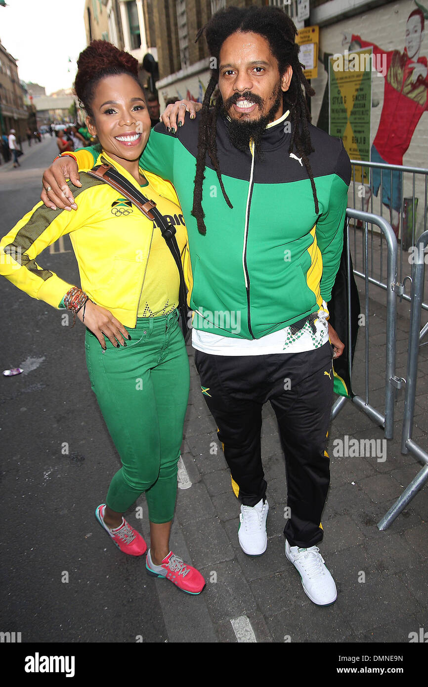 Cedella Marley y Rohan Marley en Puma Yard para ver hombres 200m el día