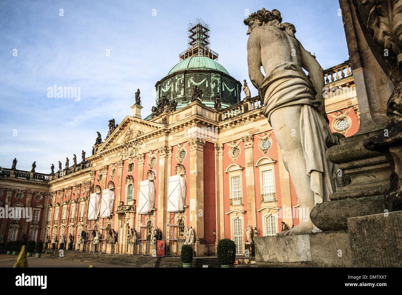 Nuevo palacio fotografías e imágenes de alta resolución Alamy