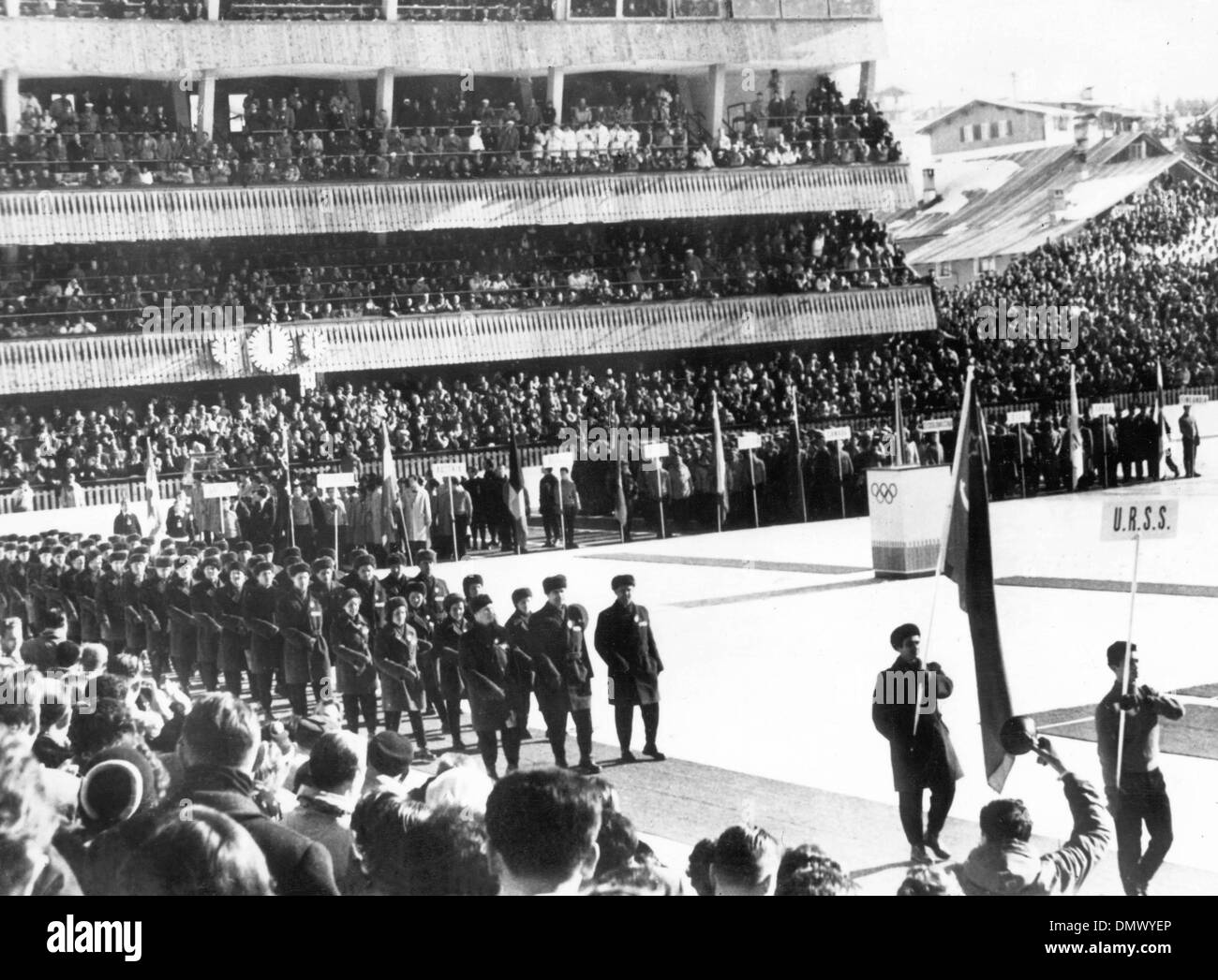 Enero 26, 1956 Cortina d'Ampezzo, Italia Inauguración de los 7º Juegos Olímpicos Juegos de Enero 26, 1956 Cortina d'Ampezzo, Italia Inauguración de los 7º Juegos Olímpicos Juegos de