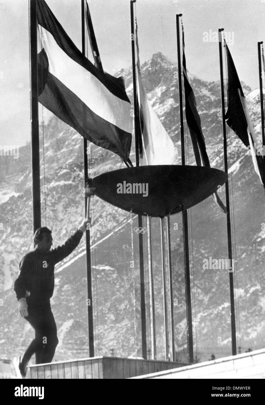 Enero 26, 1956 Cortina d'Ampezzo, Italia Inaugaration del 7º Juegos Olímpicos de Invierno en Enero 26, 1956 Cortina d'Ampezzo, Italia Inaugaration del 7º Juegos Olímpicos de Invierno en
