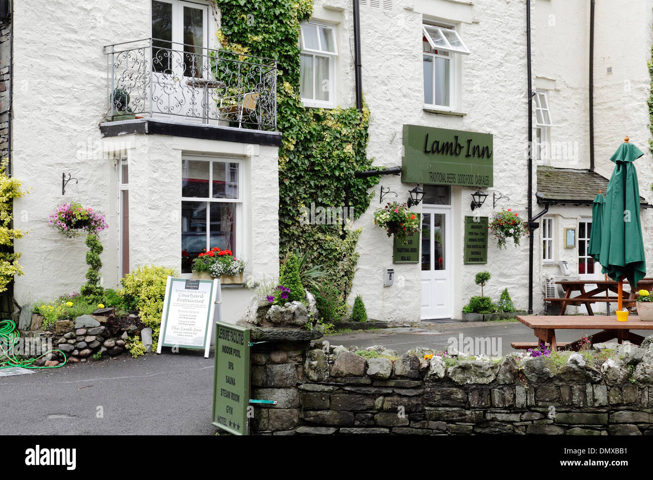 El Lamb Inn aldea tradicional pub y restaurante, parte de la Red Lion Hotel en Grasmere, Lake District, Cumbria, Inglaterra, Reino Unido. Foto de stock