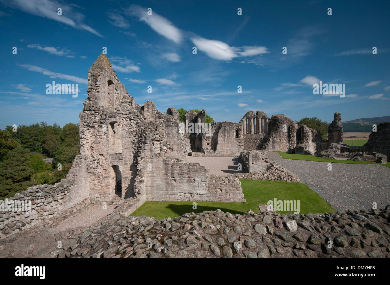 Las ruinas del castillo de Kildrummy en el cuidado de Historic Scotland Royal Deeside Foto de stock