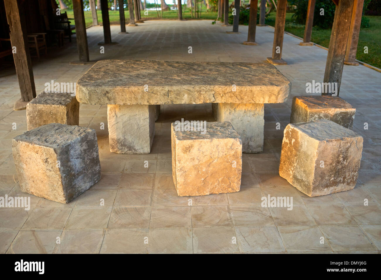 Muebles de piedra fotografías e imágenes de alta resolución - Alamy