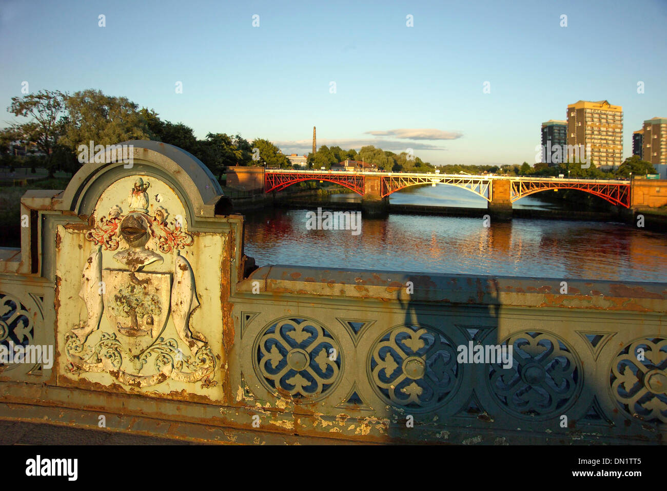 Escudo de armas del puente del río Clyde gorbals desapareció Foto de stock