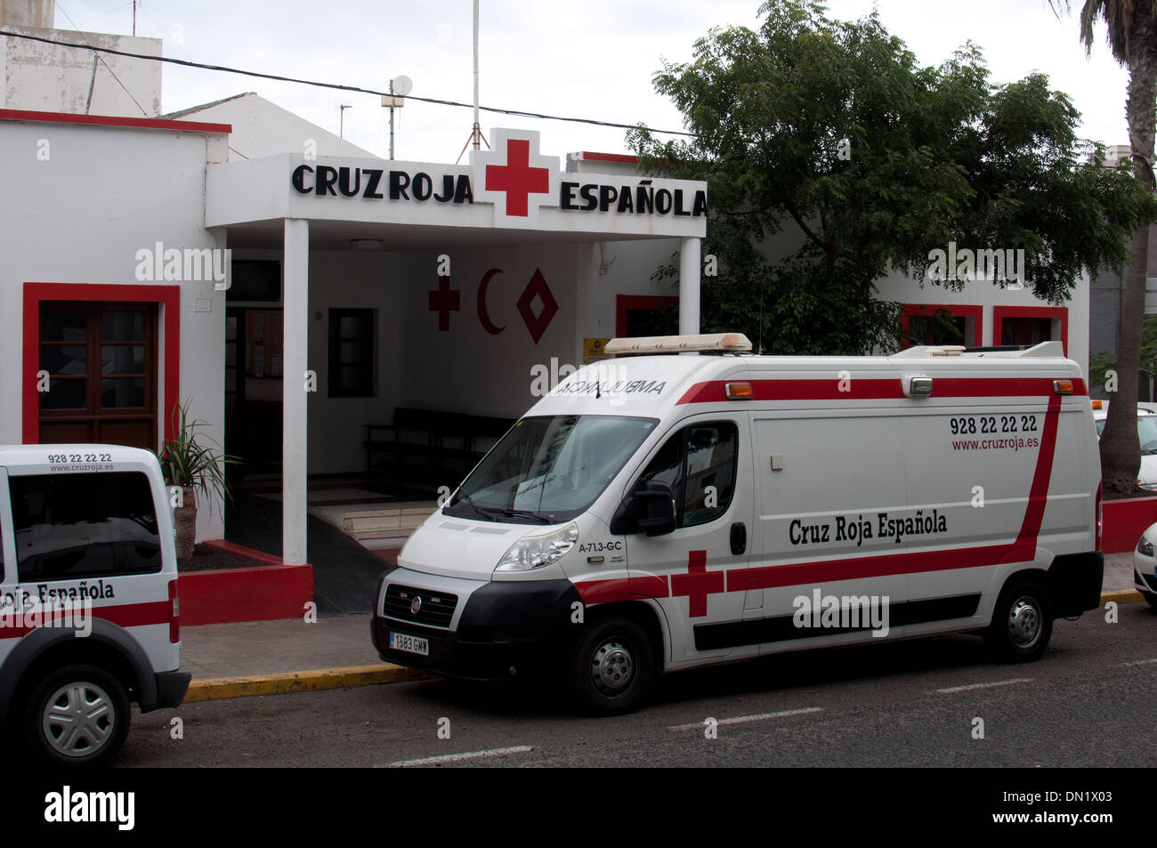 Ambulancia de la Cruz Roja, Puerto del Rosario, Fuerteventura, Islas  Canarias, España Fotografía de stock - Alamy