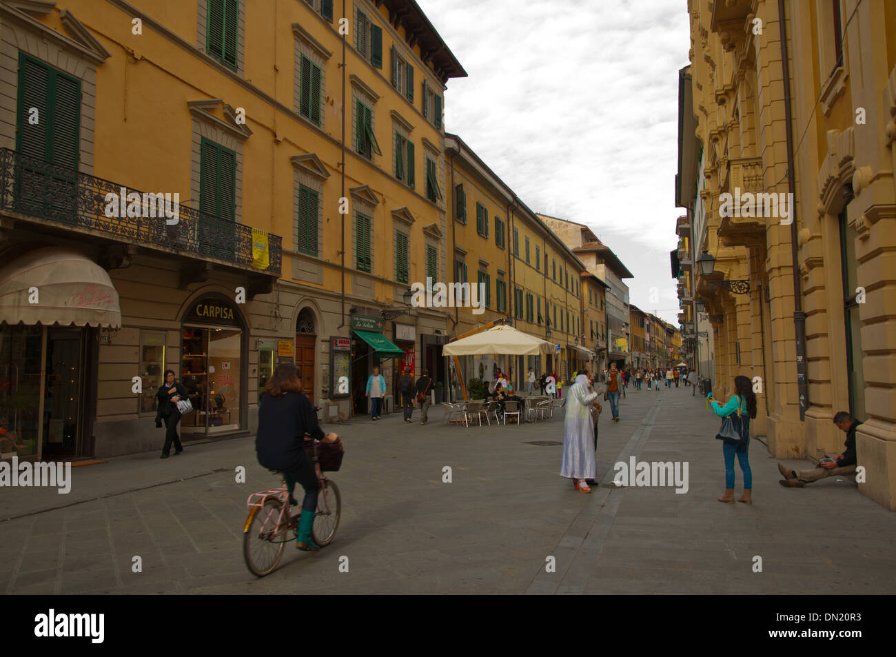 Corso Italia la principal calle peatonal comercial central de la ciudad de Pisa Toscana Italia Europa Foto de stock