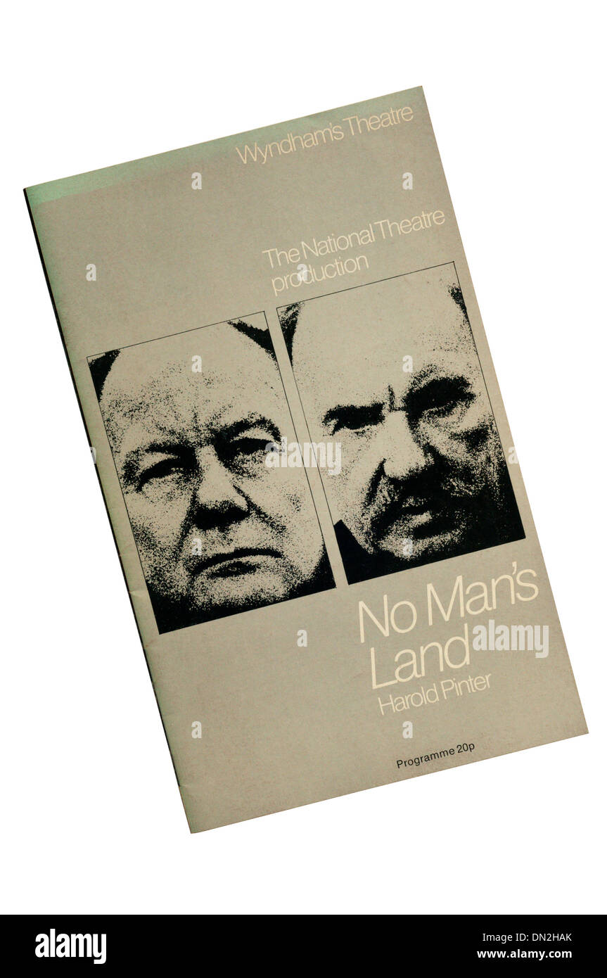 Programa para el 1975 la producción del Teatro Nacional de No Man's Land por Harold Pinter en el Wyndham's Theatre. Foto de stock