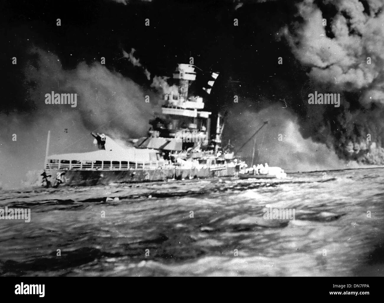 7 Diciembre 1941 - i1188.EL 7 DE DICIEMBRE DE 1941 ataque de Pearl Harbor por los japoneses , Hawai. / 1941.ataque de Pearl Harbor(Crédito Imagen: © Globe Photos/ZUMAPRESS.com) Foto de stock