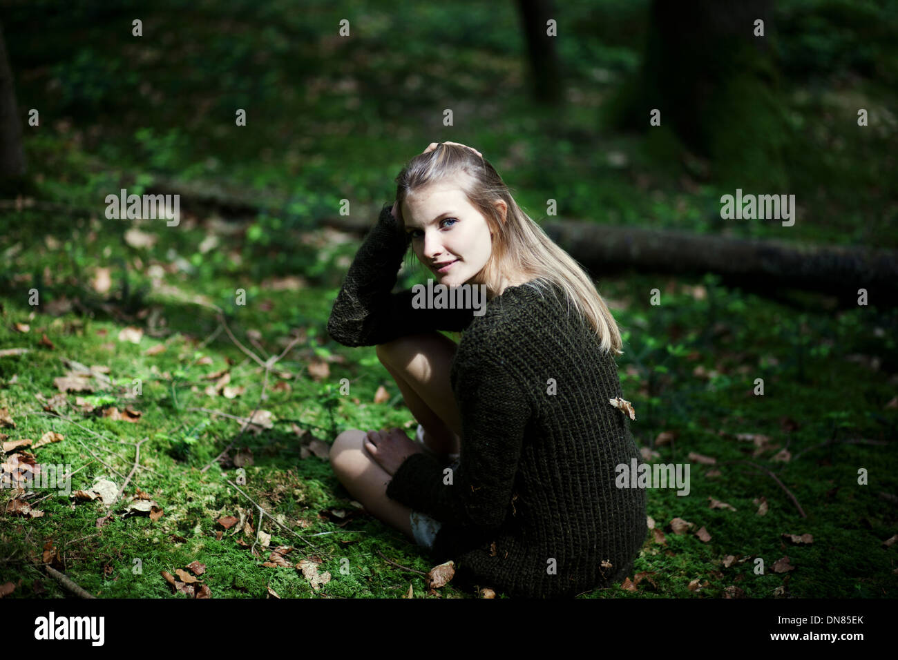 Chica En Cuclillas Fotos e Imágenes de stock - Alamy
