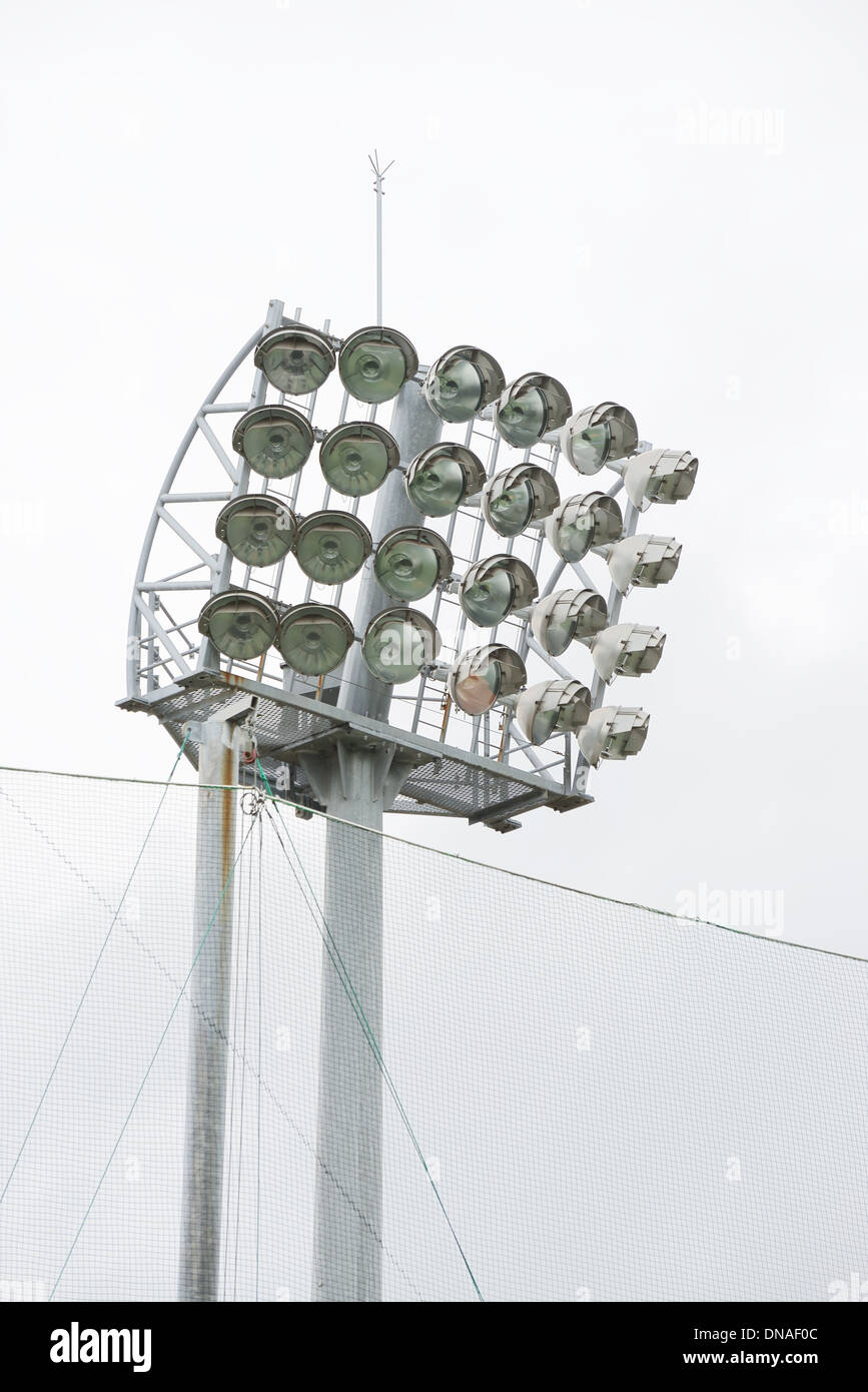 Un conjunto de luces para el estadio Foto de stock