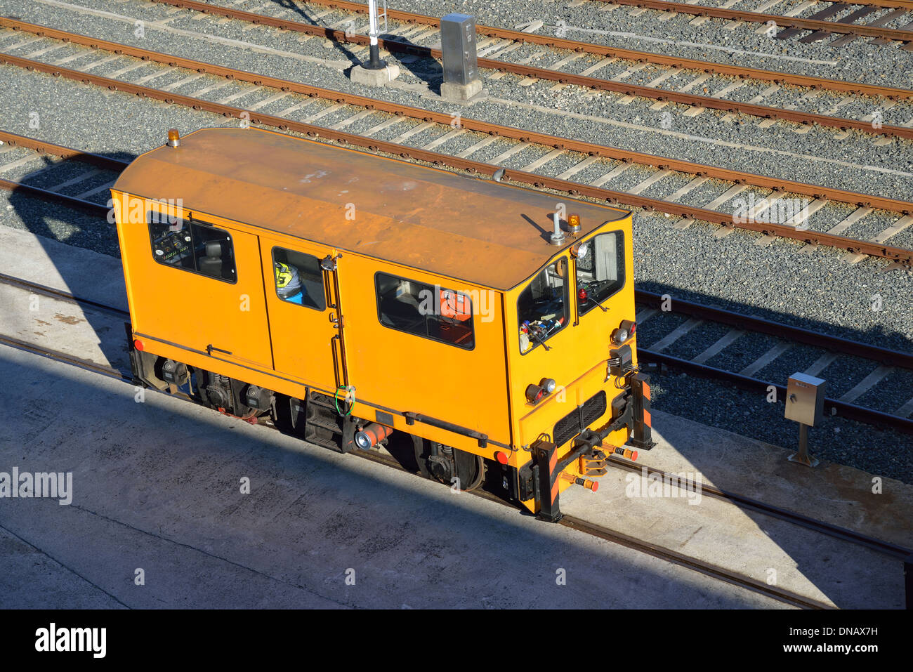 Trenes, ferrocarriles y base del vehículo ferroviario Foto de stock