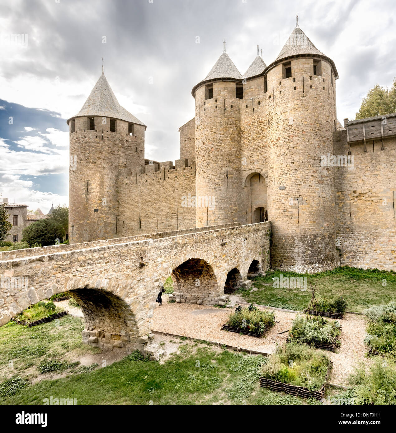 Carcassonne. Francia, Europa. Hermosa antiguas murallas de piedra de la ciudad medieval del Castillo. Foto de stock
