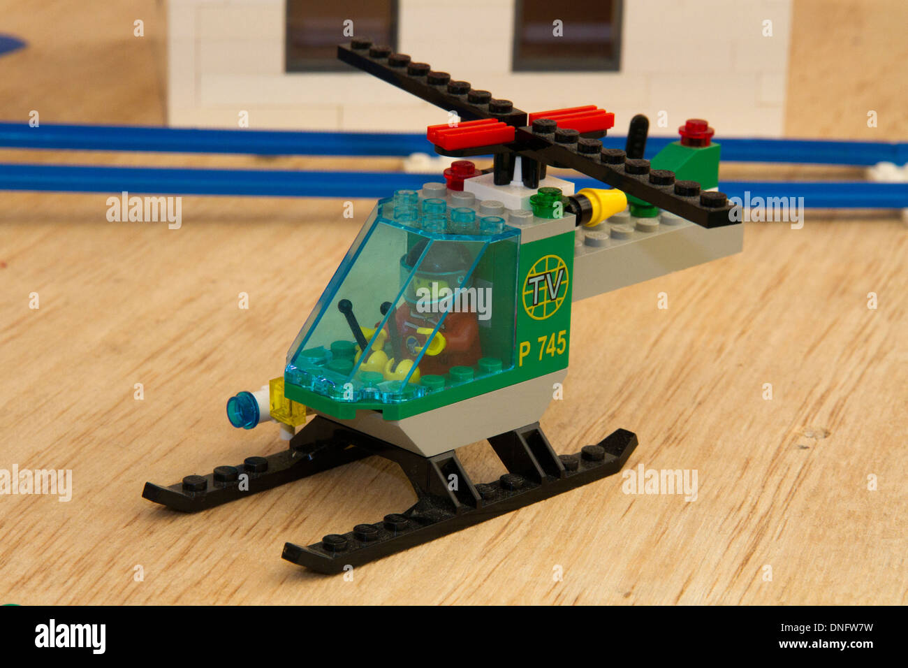 Lego toys fotografías e imágenes de alta resolución - Alamy