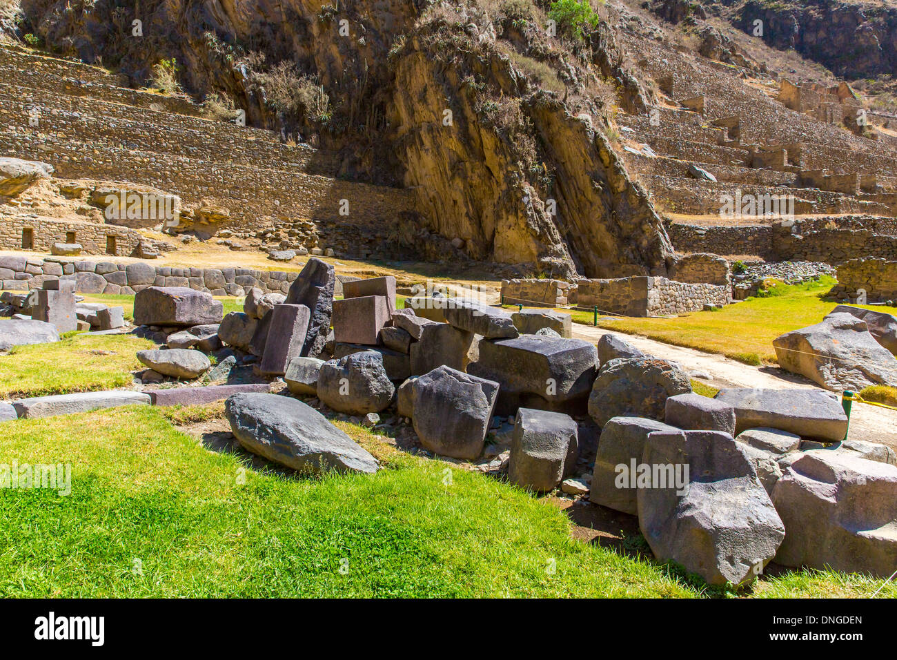 Perú ruinas incas de Ollantaytambo y Urubamba sitio arqueológico en
