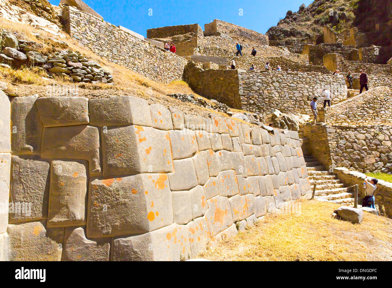 Perú ruinas incas de Ollantaytambo y Urubamba sitio arqueológico en