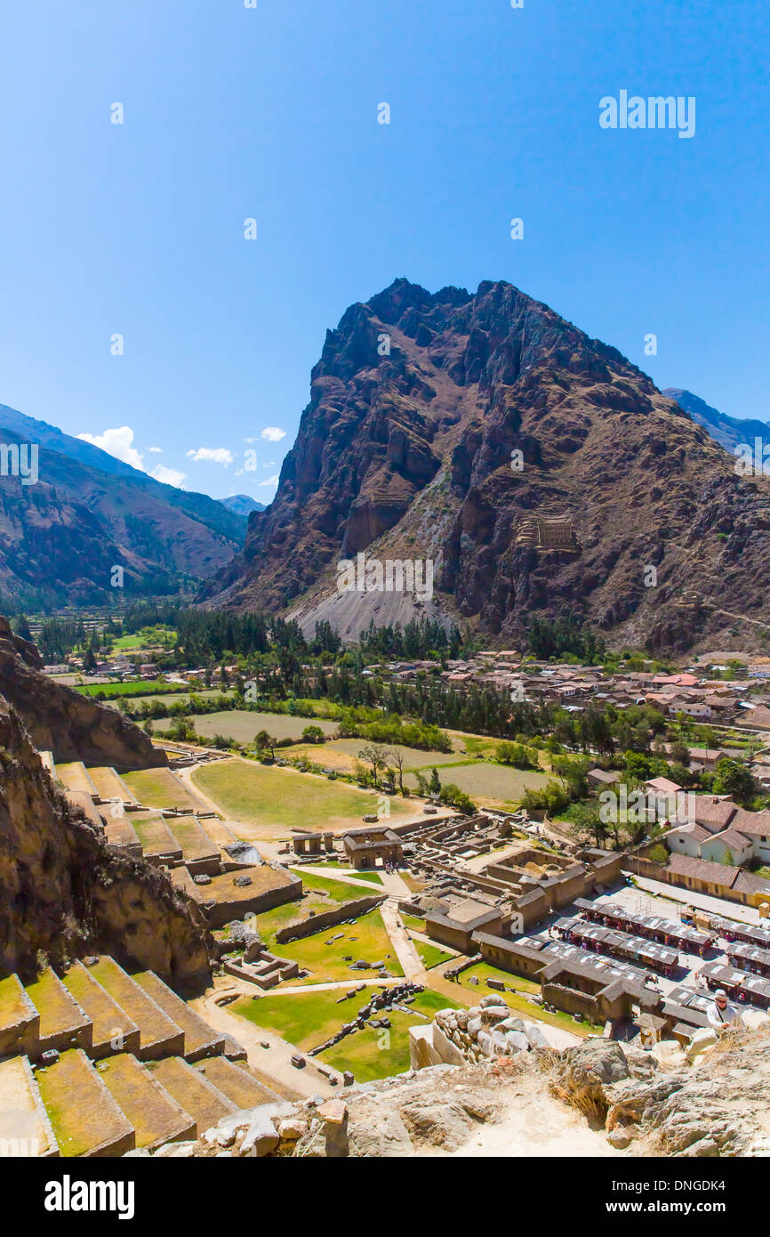 Perú ruinas incas de Ollantaytambo y Urubamba sitio arqueológico en