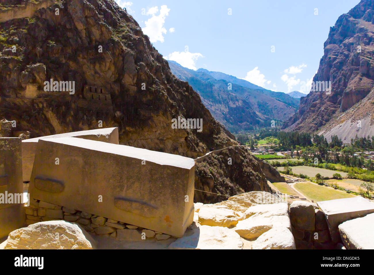 Perú ruinas incas de Ollantaytambo y Urubamba sitio arqueológico en