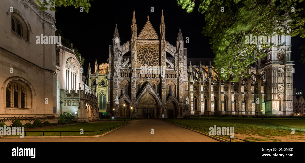 La Abadía de Westminster durante la noche Foto de stock