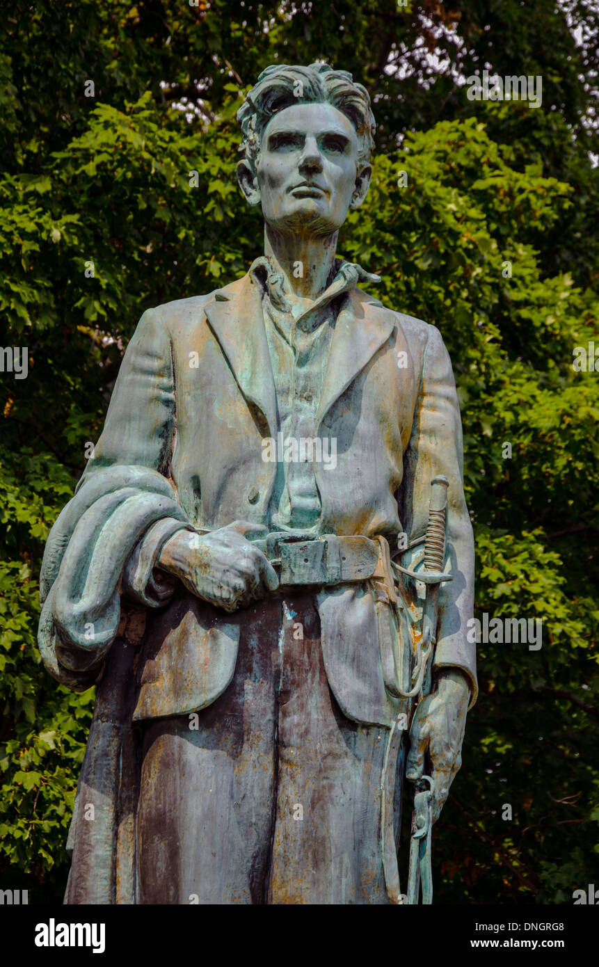 Estatua de Abraham Lincoln en la guerra Black Hawk uniforme en Dixon, Illinois, una ciudad a lo largo de la Lincoln Highway. Foto de stock