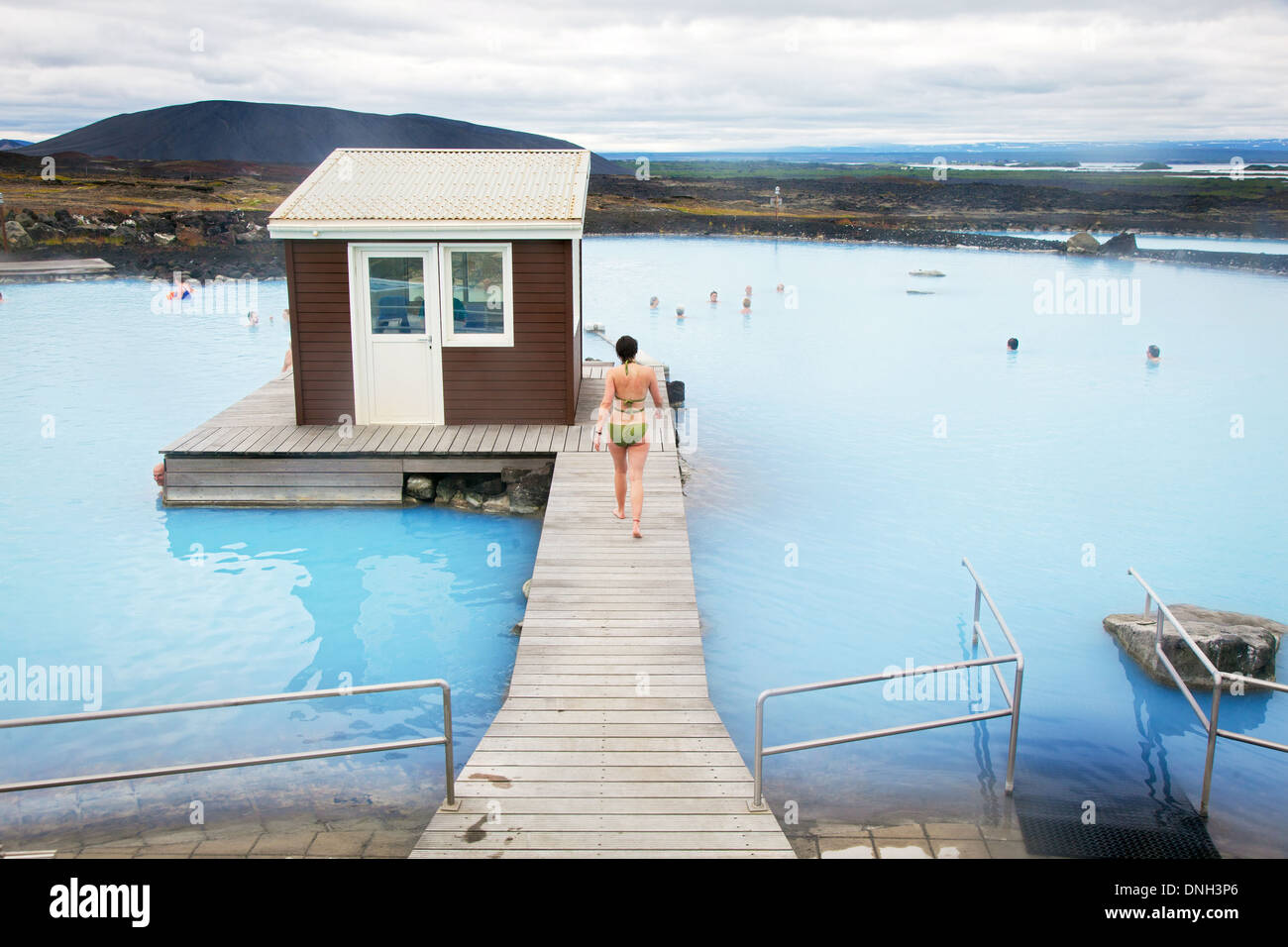 Naturaleza, MYVATN JARDBODIN BAÑOS, complejo turístico que ofrece baño en  una laguna con muchas propiedades de salud en particular, el lago Myvatn,  en el norte de Islandia, Europa Fotografía de stock -