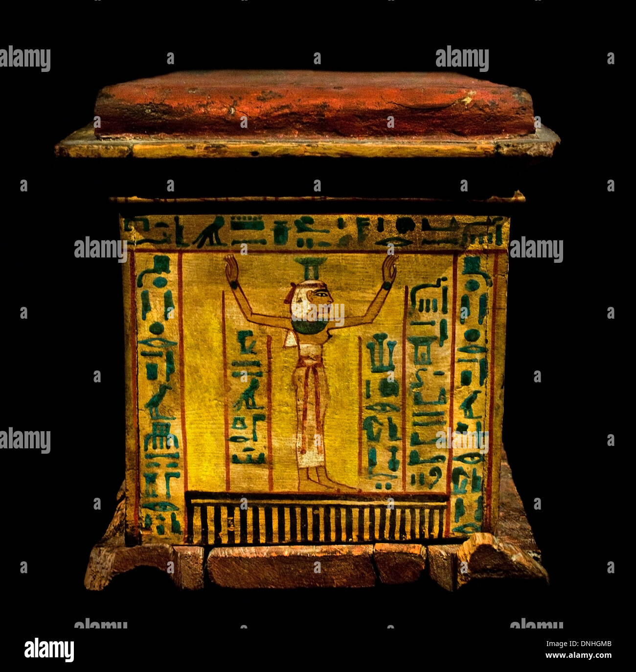 Ataúd niña Nefretiri está en la forma de un santuario divino - Diosa Nephthys protege el difunto 1220 A.C. Egipto Egipto Foto de stock