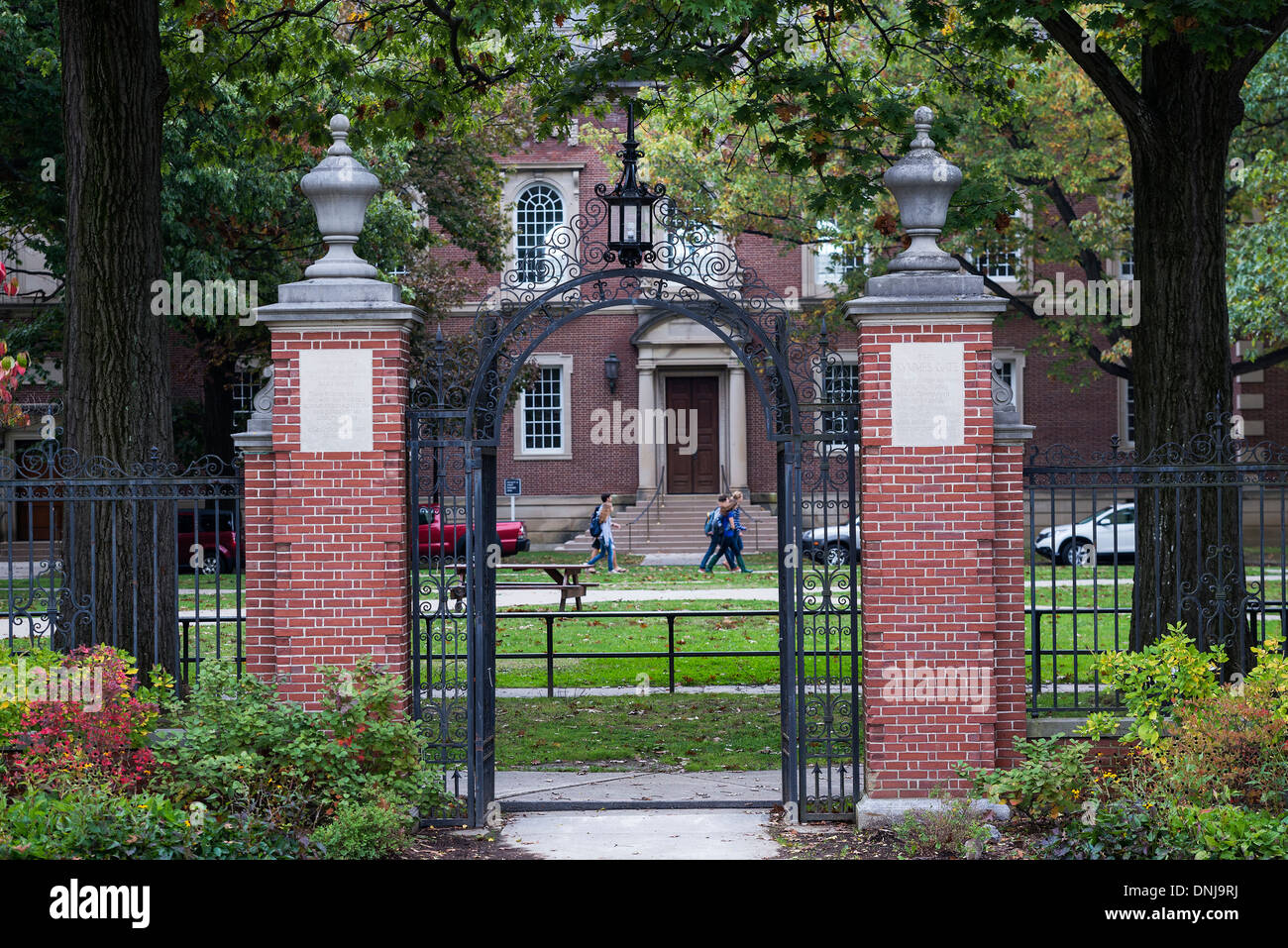 La Symmes Gate en el campus del Williams College, Williamstown, Massachusetts, EE.UU. Foto de stock