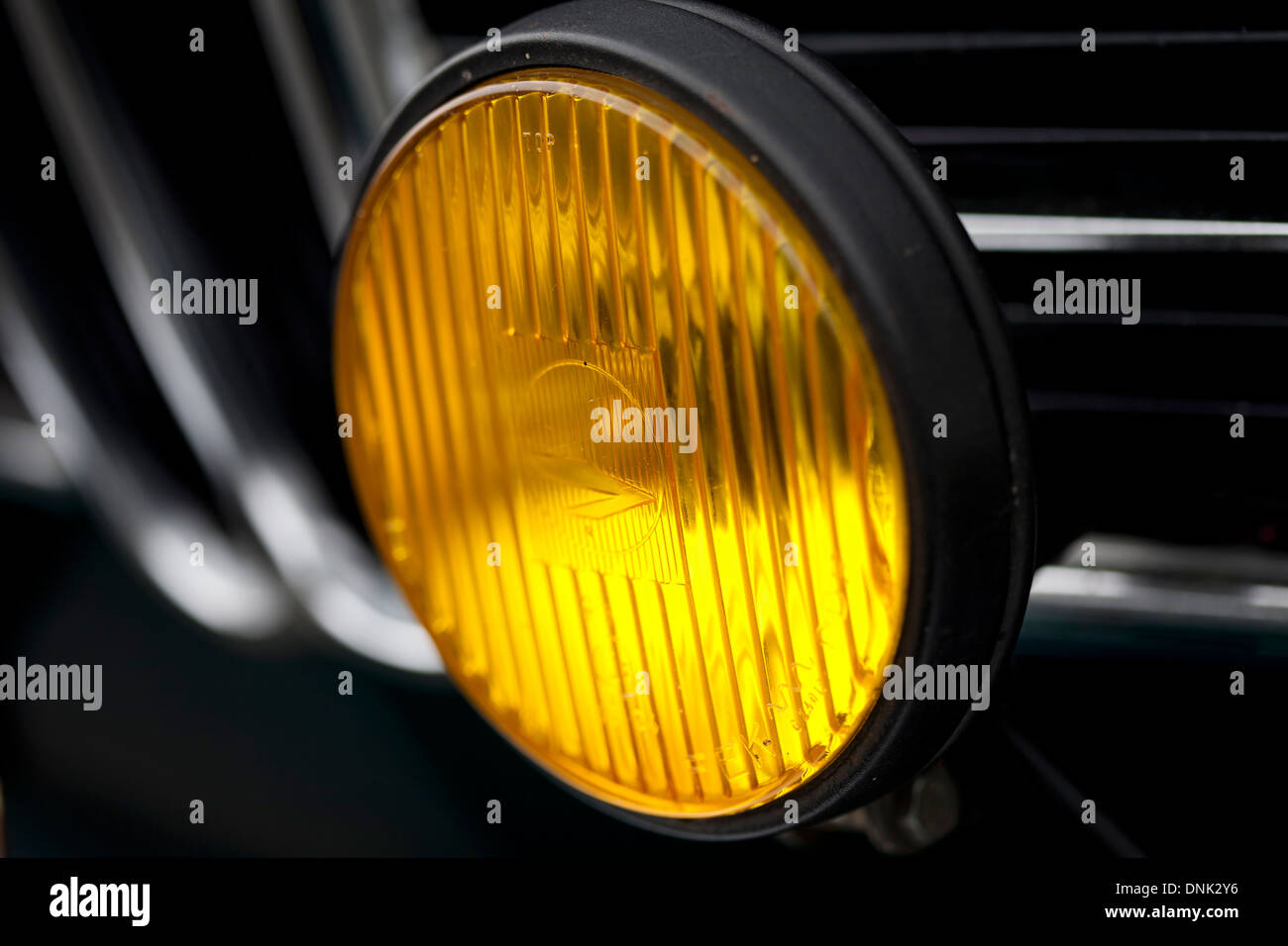 Luz de niebla fotografías e imágenes de alta resolución - Alamy