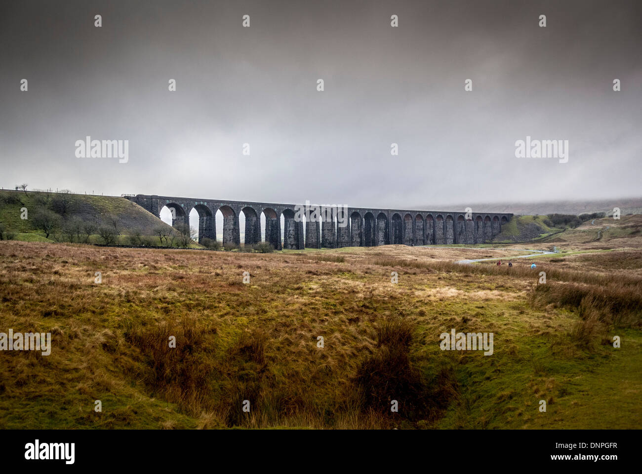 Ribblehead Viaduct, North Yorkshire. Originalmente llamado Batty Moss viaducto ferroviario Foto de stock