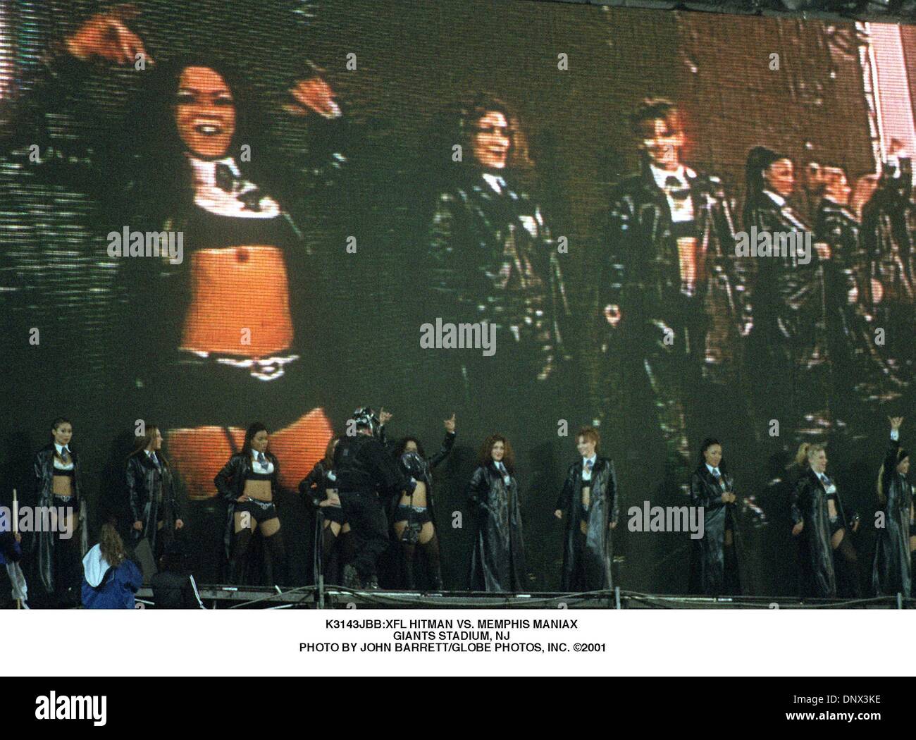 Abril 13, 2001 - K3143JBB:HITMAN XFL VS. MEMPHIS MANIAX .en el Giants Stadium, NJ . JOHN BARRETT/ 2001(Crédito Imagen: © Globe Photos/ZUMAPRESS.com) Foto de stock