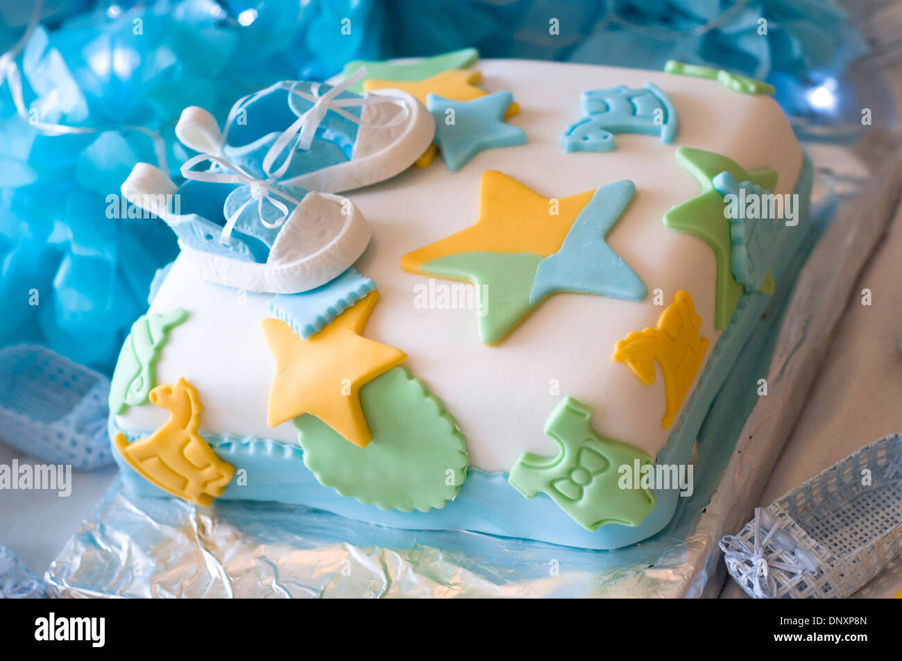 Pastel de baby shower fotografías e imágenes de alta resolución - Alamy