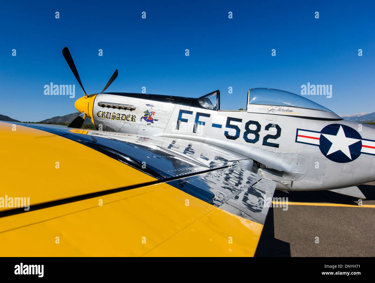 North American Aviation P-51 Mustang fue un americano de largo alcance de un solo asiento, luchador y caza-bombardero Foto de stock