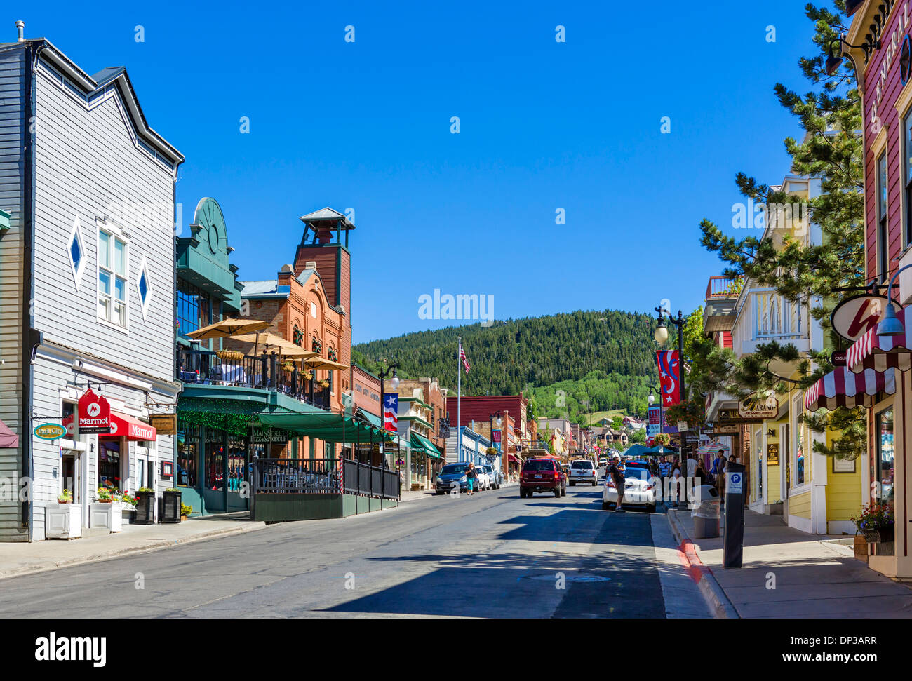 Tiendas en la calle principal en el centro de Park City, Utah, EE.UU. Foto de stock