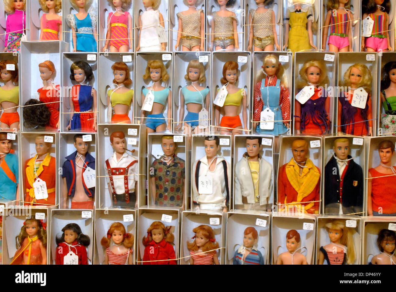 Jul 27, 2006; Los Ángeles, CA, EE.UU.; el coleccionista de muñecas Barbie  Nacional 2006 Convención convoca en el Hyatt Regency Hotel en Century City,  California. Catalogado como la mayor colección de recuerdos