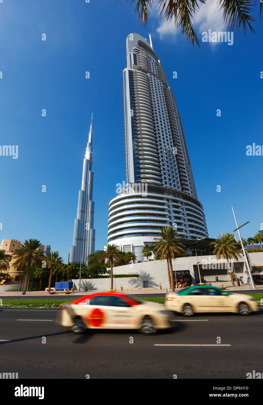 Burj Khalifa y Dirección hotel Foto de stock