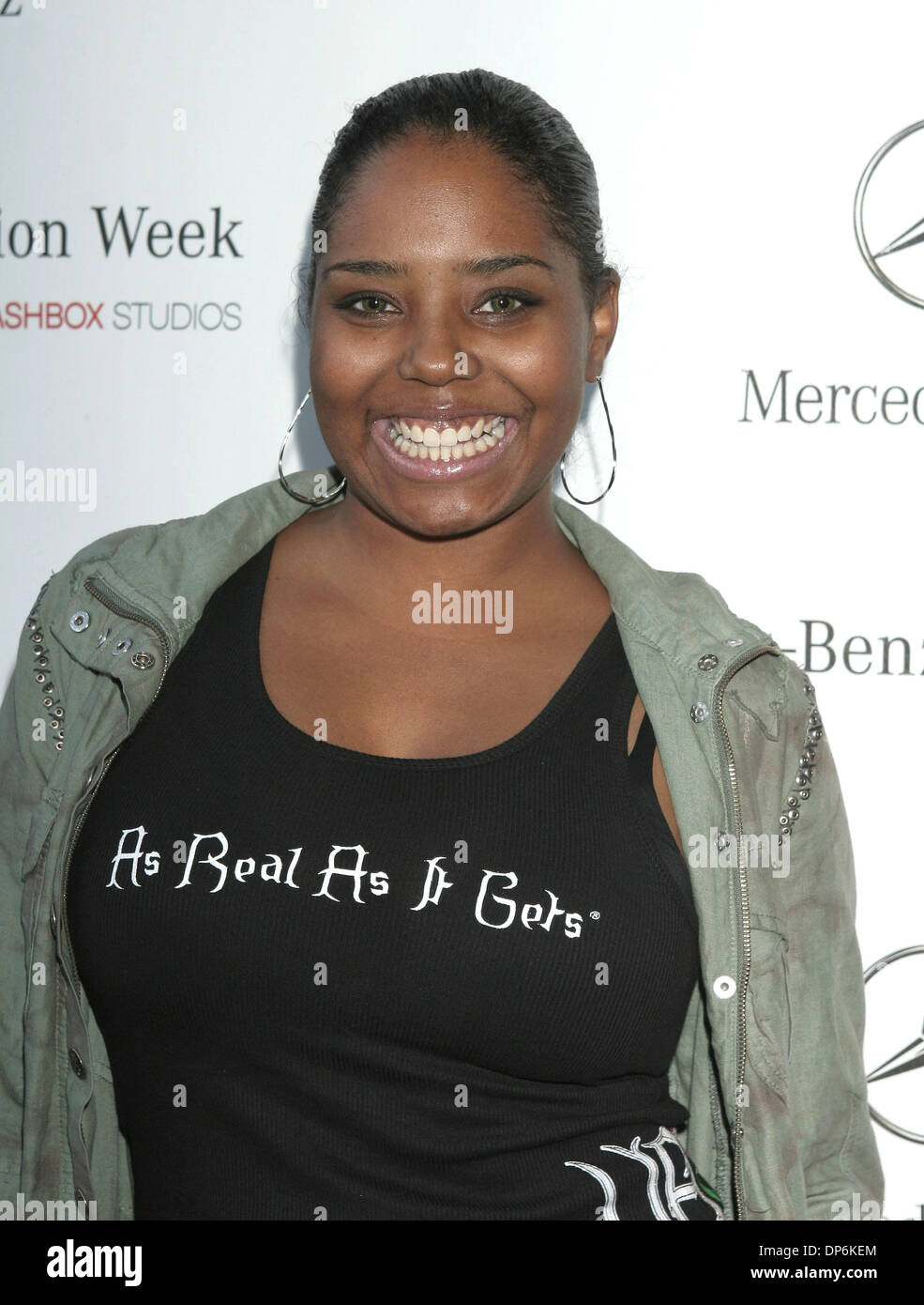 Oct 18, 2006; Los Ángeles, CA, EE.UU., la actriz SHAR Jackson en el Mercedes Benz la Fashion Week el día 4 se celebró en Smashbox Studios. Crédito: Foto obligatoria por Paul Fenton/ZUMA KPA.. (©) Copyright 2006 por Paul Fenton Foto de stock