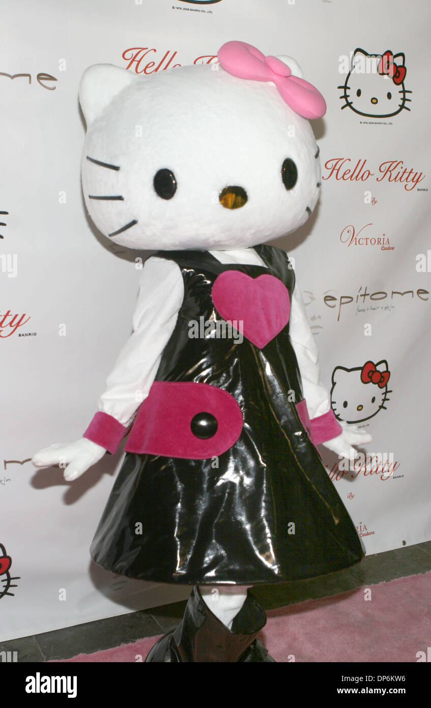 Oct 19, 2006; Hollywood, CA, EE.UU.; Hello Kitty Hello Kitty llega a la  colección de primavera de 2007 FASHION SHOW durante la Semana de la moda de  Los Angeles. Crédito: Foto obligatoria